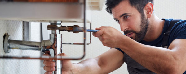 Débouchage d'évier de lavabo